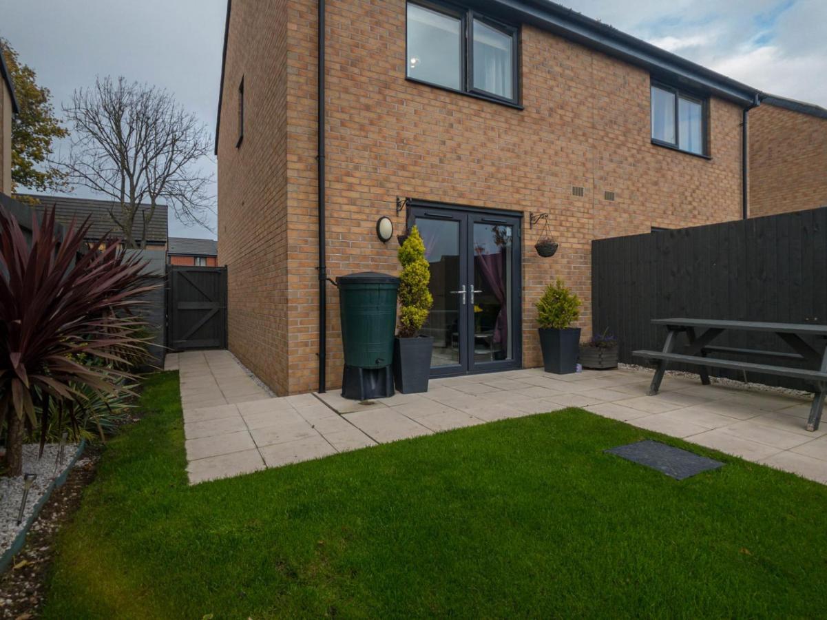 Modern 2 Bed House With Parking And Garden Villa Nottingham Exterior photo
